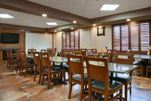 Days Inn by Wyndham Redwater, Prenota Hotel Hotel a Alberta con piscina, Piscina
