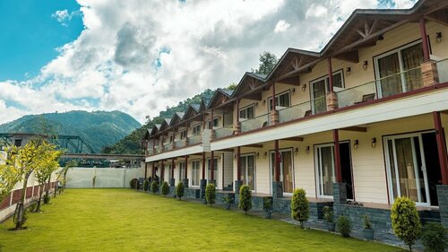 Qcent Woods Resort & Spa, Rishikesh, Забронировать Курортный отель Отели Ришикеш с парковкой, Парковка