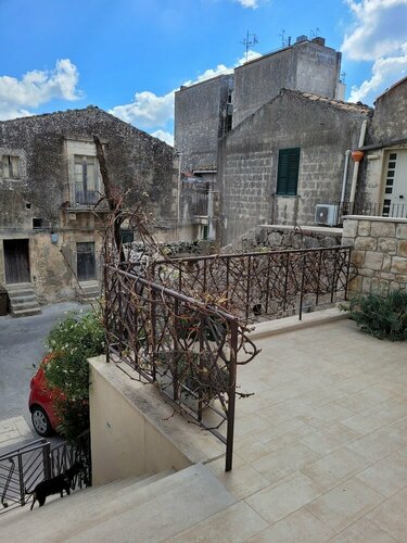 Casa Alecci 1820, Book Bed and Breakfast Hoteller i Sicilien med parkering, Parkering