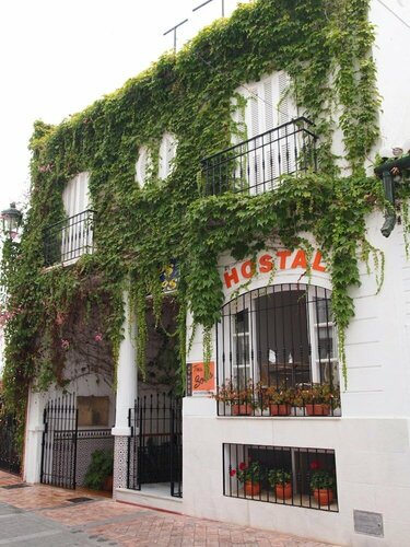 Hostal Tres Soles, Забронировать Хостел Хостелы Нерха, рядом с Пляж Бурриана, Хостел