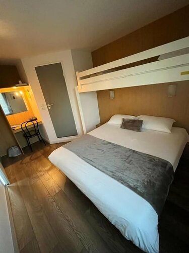 Brit Hotel Essentiel Pau Lescar, Забронировать Отель Лескар Pyrénées-Atlantiques