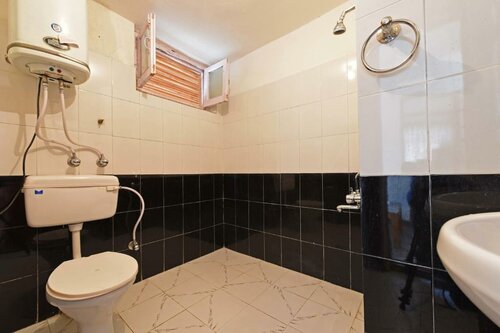 Hotel Tourist 10 minutes walking distance from the mall, Забронировать Отель Недорогие отели штата Химачал-Прадеш, недорого