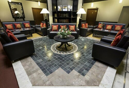 HM Suites & Studios, Забронировать Отель Отели штата Карнатаки с парковкой, Парковка