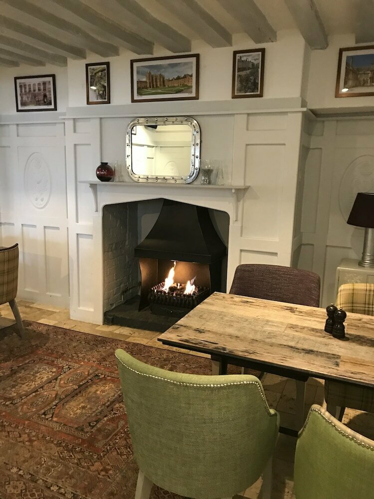The Red Lion, Deddington