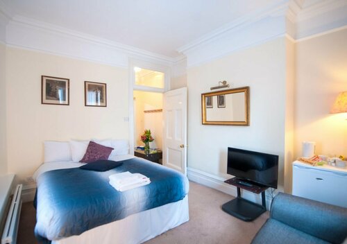 Charming 2BD Flat by Hyde Park - Knightsbridge, Забронировать Отель Отели Большого Лондона 4 звезды, 4*
