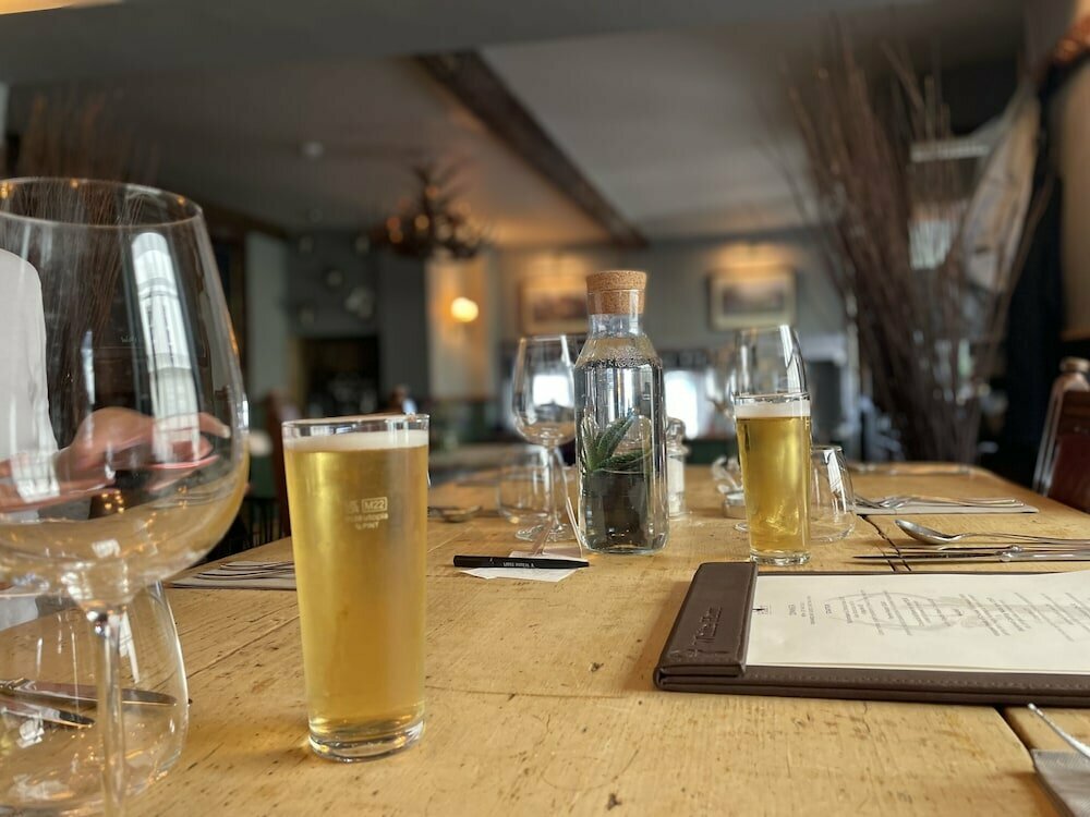 White Hart Hotel, Restaurant, Bar