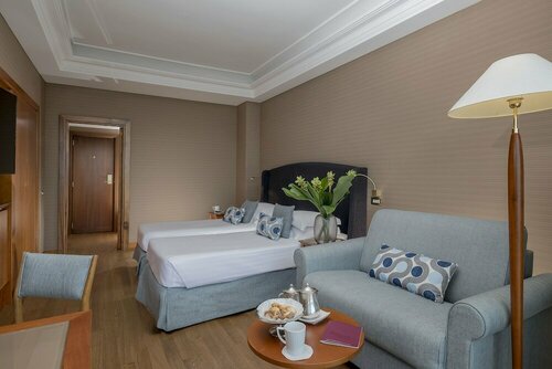 Hotel Royal Continental, Забронировать Отель Отели Неаполя 4 звезды, рядом с Palazzo del Banco di Napoli, 4*