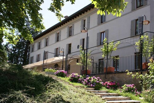 Villa Bregana, Prenota Villa Carnago Provincia di Varese