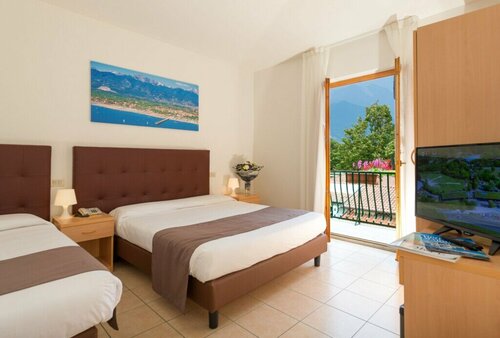 Hotel La Pace, Забронировать Отель Форте-дей-Марми Версилия, рядом с Пляж Форте-дей-Марми