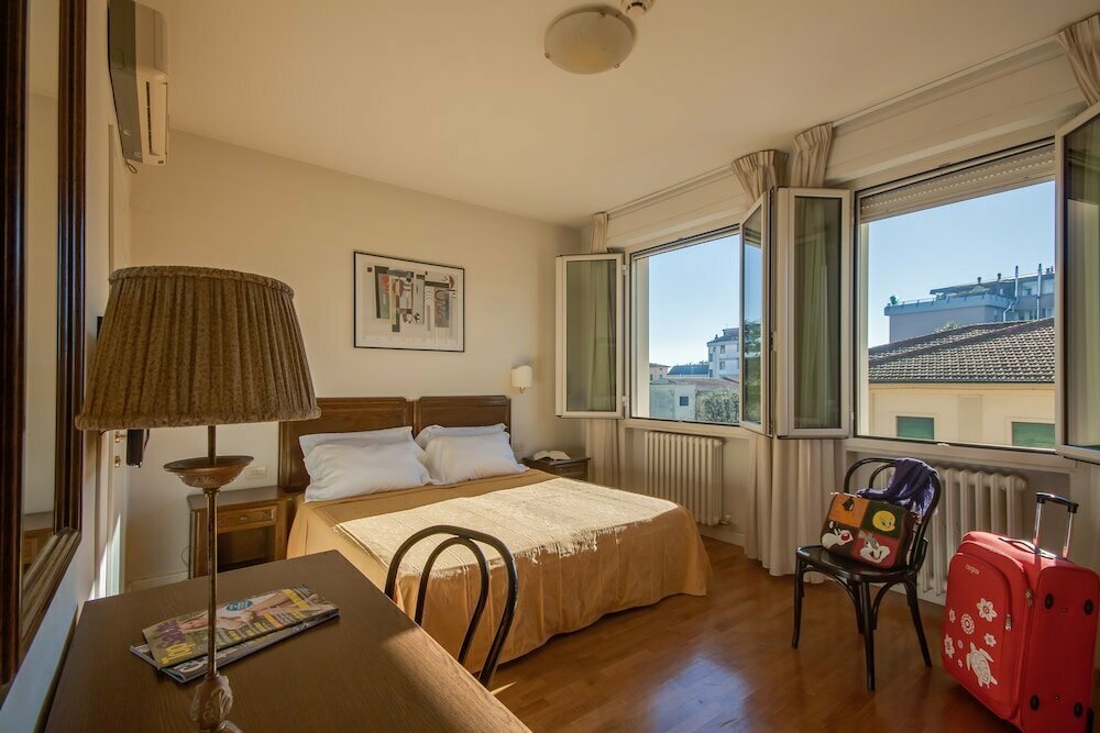Hotel Peace