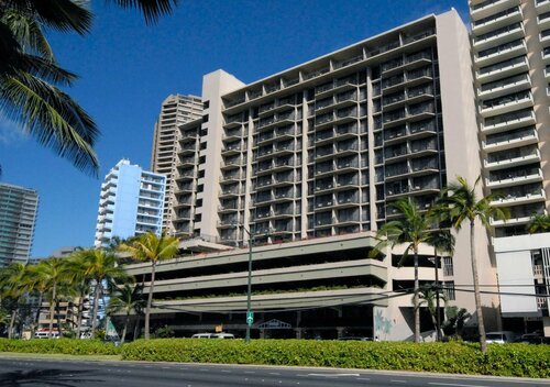 Palms Waikiki 220 Studio Apts, Забронировать Отель Вайкики Гонолулу, рядом с Royal Hawaiian Theater Legends in Concert Waikiki