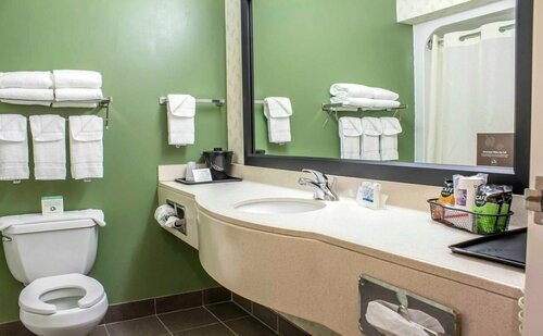 Sleep Inn & Suites, Prenota Hotel Charles City Iowa