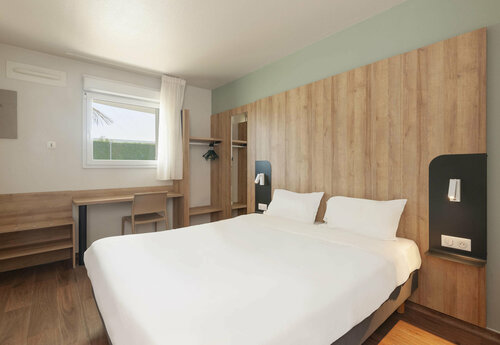B&B HOTEL Pau Lescar, Reserva ahora Hotel Hoteles en Aquitania con aparcamiento, Aparcamiento