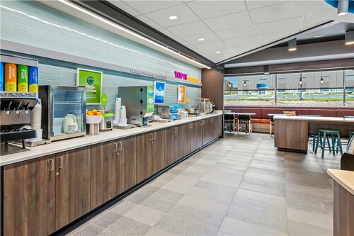 Tru By Hilton Kansas City Airport, Забронировать Отель Канзас-Сити Миссури