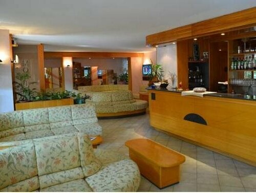 Hotel Monique, Забронировать Отель Отели в центре Червия, в центре