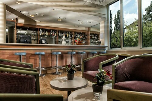 ibis Hotel Berlin Airport Tegel, Varaa Hotelli Reinickendorf Berliini