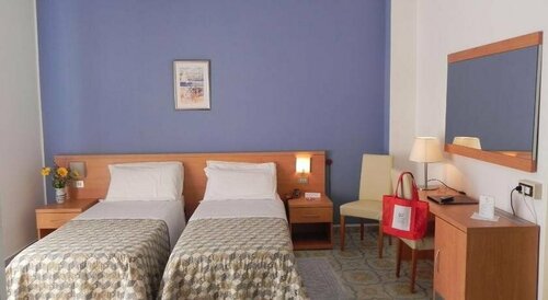 Raffy Family & Bike Hotel, Забронировать Отель Отели в центре Диано-Марина, в центре