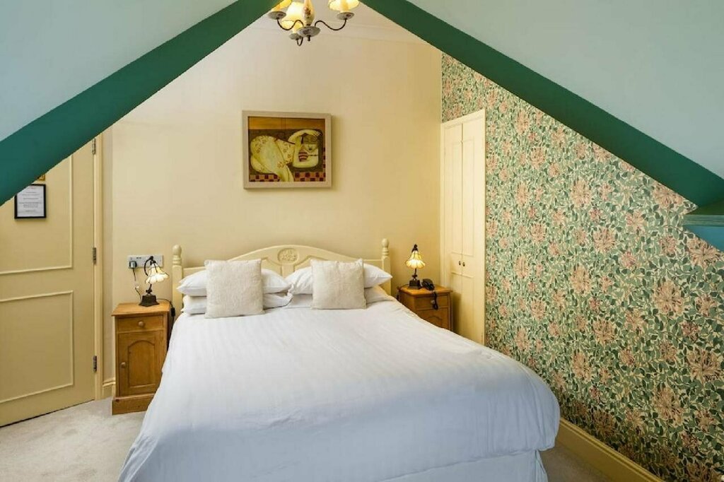 Orestone Manor Hotel