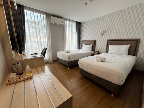 Lucky Hotel Bangkok, Забронировать Отель Отели Бангкока с парковкой, рядом с Улица Сой Ковбой, Парковка