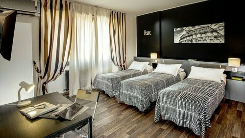 Radio Hotel, Забронировать Отель Portuense Рим
