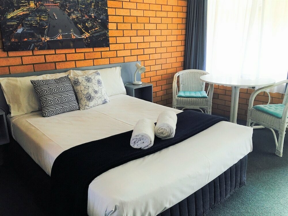 Bosuns Inn Motel