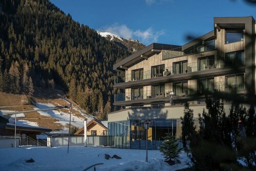 Apart Viva Ischgl, Book Hotel Hoteller i Tyrol med parkering, Parkering