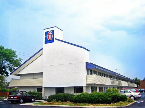 Motel 6 Columbus OH - OSU North, Prenota Motel Hotel a Ohio con parcheggio, Parcheggio