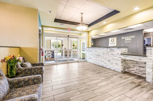 Rodeway Inn Poughkeepsie, Buchen Sie Hotel Hotels mit Pool in New York State, Schwimmbad