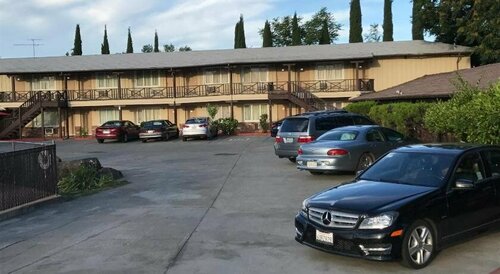 Red Bluff Inn, Reserva ahora Posada u hostería Red Bluff California