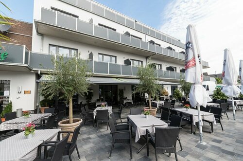 Hotel an der Burgschänke, Забронировать Отель Отели Северного Рейн-Вестфалия с парковкой, Парковка