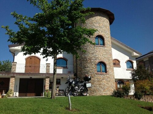 B&B Torre in Langa, Boek Bed and Breakfast Piemonte Hotels met Parkeerplaats, Parkeren