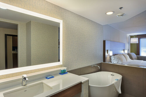 Holiday Inn Express & Suites - Belleville, an IHG Hotel, Prenota Hotel Hotel a Ontario con parcheggio, Parcheggio