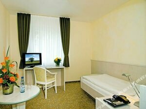 UNO Hotel Am Spieker Wolfsburg Fallersleben, Забронировать Отель Вольфсбург Brunswick Land