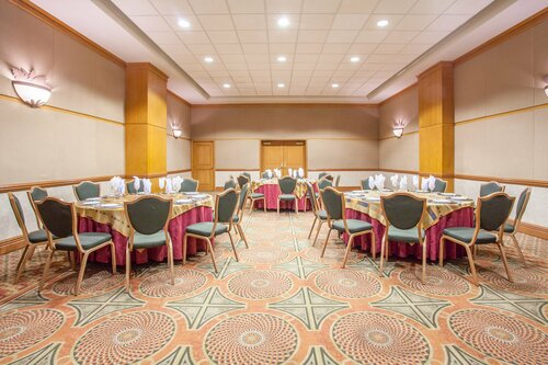 Crowne Plaza Torreon by IHG, Book Hotel Hotels in Coahuila with Parking, Parking