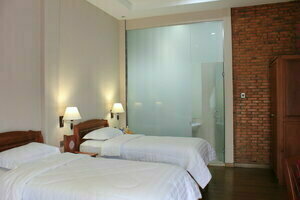 Thongs Inn Hotel Kualanamu