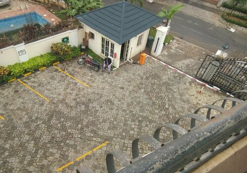 Zeina Suites Abuja, Prenota Hotel Hotel a Bwari con parcheggio, Parcheggio