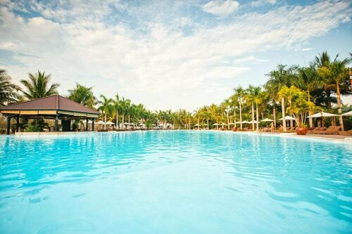 Diamond Bay Resort & Golf, Забронировать Курортный отель Отели Нячанга с бассейном, рядом с Crown Convention Centre Nha Trang, Бассейн