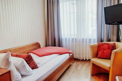 Hotel Drei Lilien, Забронировать Отель Mitte 
