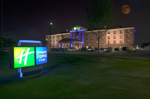 Holiday Inn Express & Suites Detroit North - Troy by IHG, Book Hotel Hoteller i Michigan med parkering, Parkering