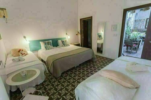 Hostal El Antiguo Convento, Забронировать Отель Кордова Cordoba Province, рядом с Театр Tablao Cardenal