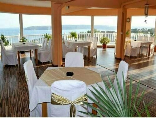 Family Hotel Casablanca Green, Забронировать Отель Sveti Nikola Варна, рядом с Пляж Трета буна
