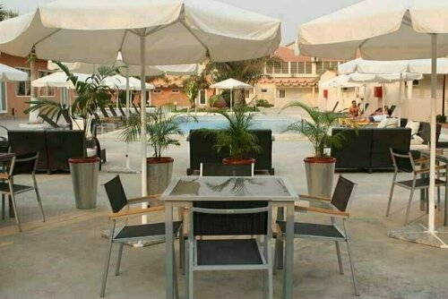 Aldeamento Da Mulemba, Book Hotel Hotels in Cacuaco with Parking, Parking