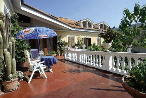 Hotel Piemontese, Prenota Hotel Oneglia Liguria