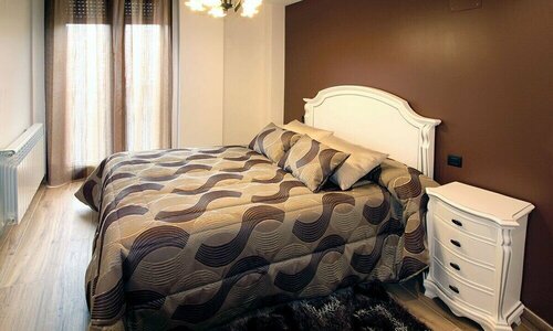 Apartamentos Turisticos El Maguillo, Prenota Hotel La Rioja Spagna
