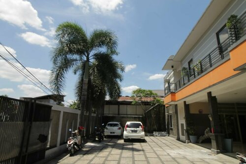 RedDoorz @ Pangeran Antasari 2, Book Guesthouse Hotels in Jakarta Province with Parking, Parking