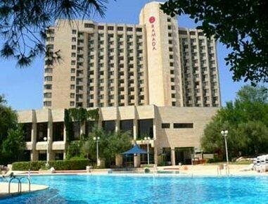 Ramada Jerusalem Hotel, Prenota Residence Hotel a Jerusalem District con piscina, Piscina