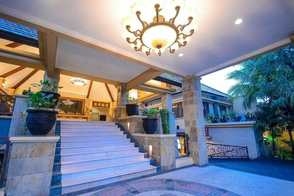 Lotus Garden Hotel & Restaurant