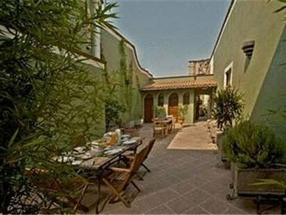La Casa del Atrio, Varaa Hotelli Colón 