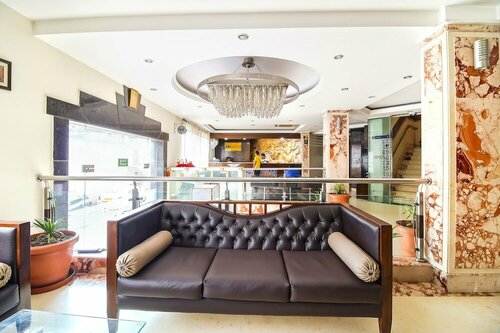 FabHotel Marble Arch, Забронировать Отель Отели Нью-Дели с парковкой, Парковка