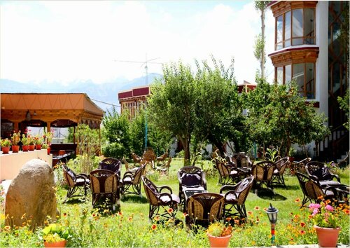 TIH Hotel Royal Palace, Забронировать Отель Отели Джамму и Кашмира с парковкой, Парковка